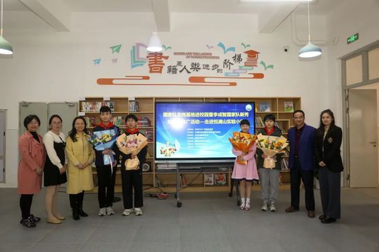 在导演管虎看来，战争会激发人的;动物性本能，仓库中的每一个士兵都在这种本能的驱使下做出各自的抉择